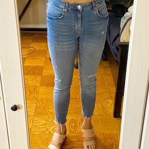 Zara Cropped Ripped Jeans Sz 8